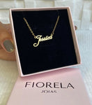 Colar com nome personalizado + caixa de presente